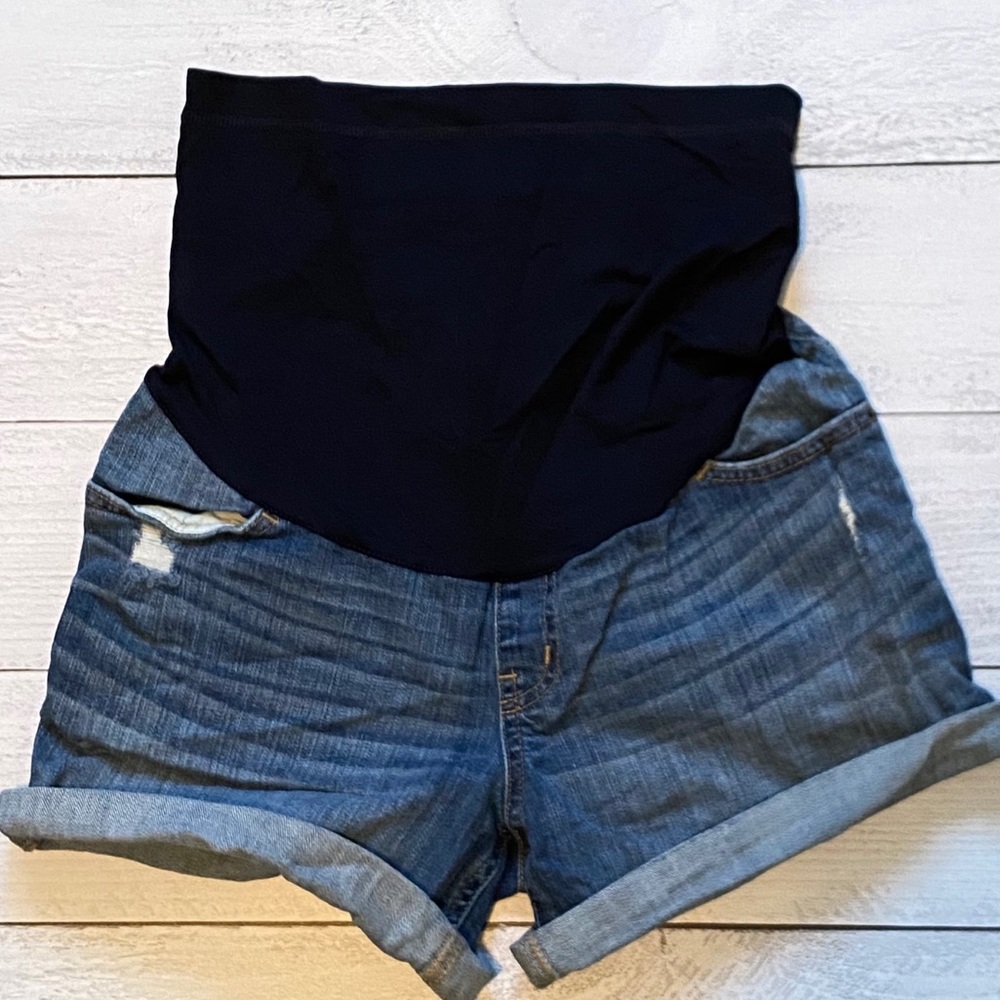 Liz Lange for Target Maternity Jean Shorts Small